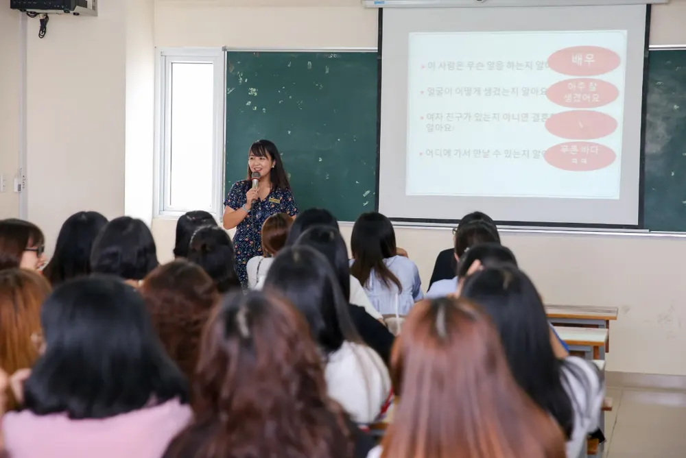 Học nghiệp vụ sư phạm tiếng Trung, Nhật, Hàn