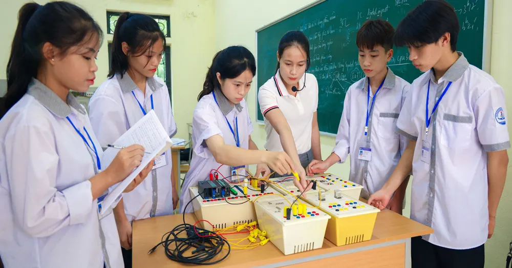 Dạy vật lý THCS, THPT cần chứng chỉ nghiệp vụ sư phạm nào?