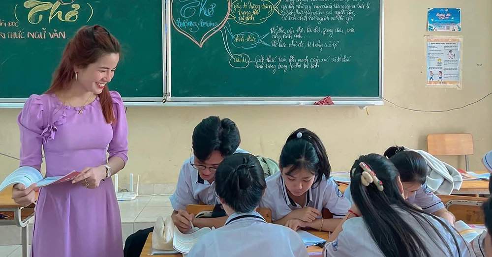 Học ngành Văn học có làm giáo viên được không? Cần điều kiện gì?