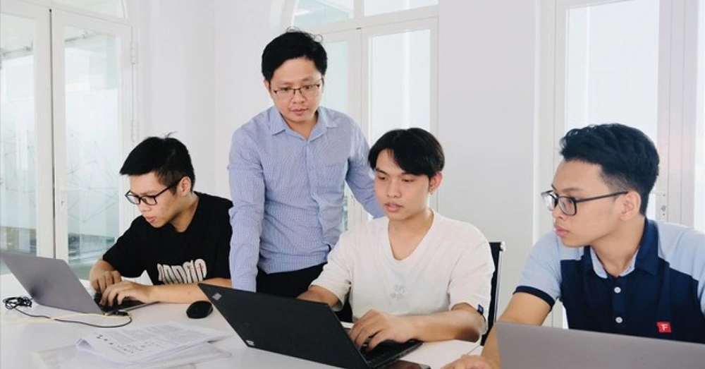 Làm giảng viên đại học có giàu không