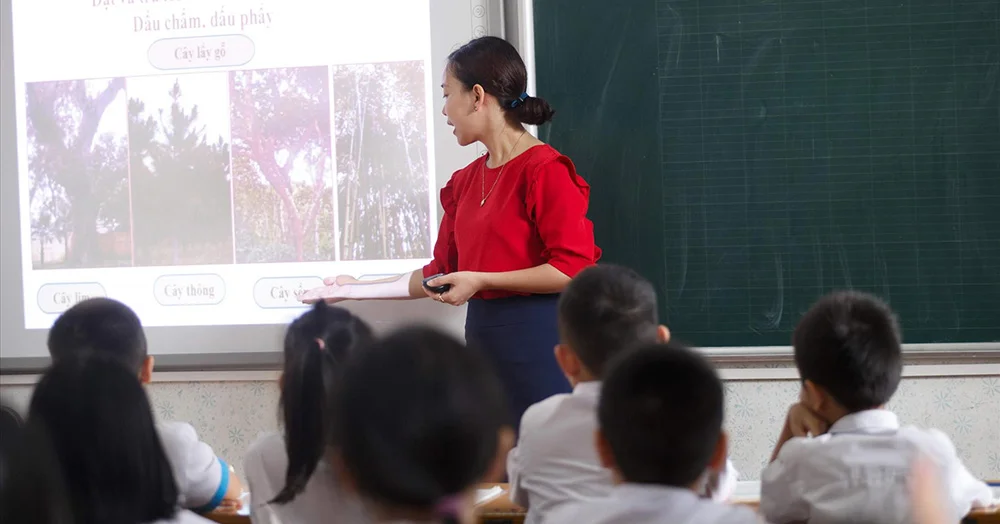 [Giải đáp] - Giáo viên tự do có được dạy thêm không?