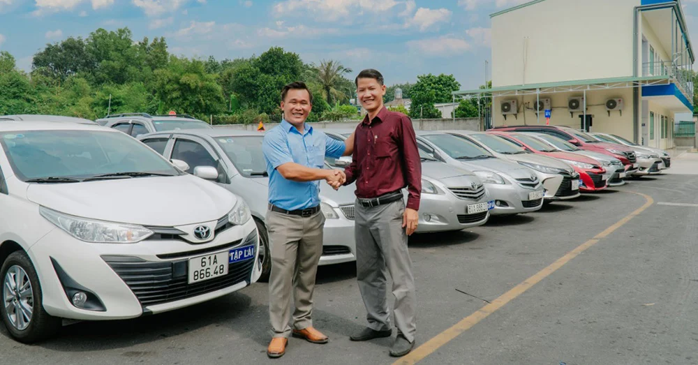 Giáo viên dạy lái xe là nghề hot có nhu cầu tuyển dụng cao